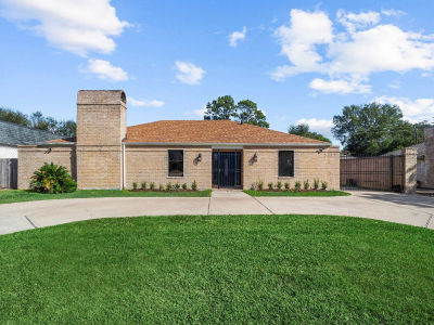 3031 Fairway Dr Sugar Land, TX 77478