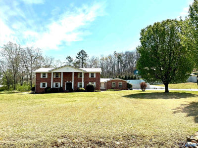 20 Mountain Dr Jacksonville, AL 36265