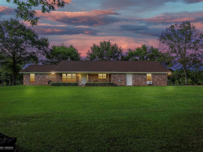 19229 Highway 157 Plain Dealing, LA 71064