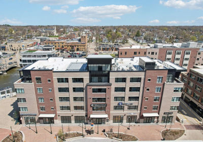 50 S 1st St #5D Saint Charles, IL 60174