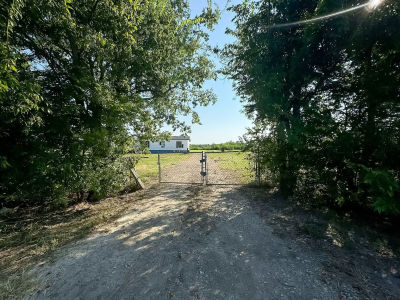 6594 County Road 140 Kaufman, TX 75142