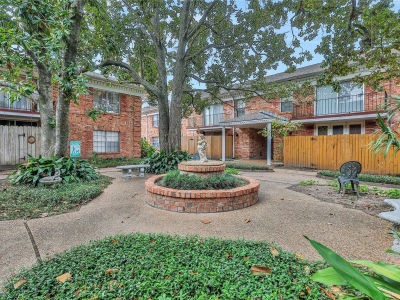 2824 Briarhurst Dr APT 12 Houston, TX 77057