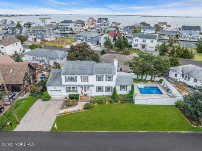 3 Harbor View Ln Toms River, NJ 08753