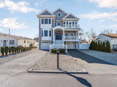 42 Harbor View Ln Toms River, NJ 08753