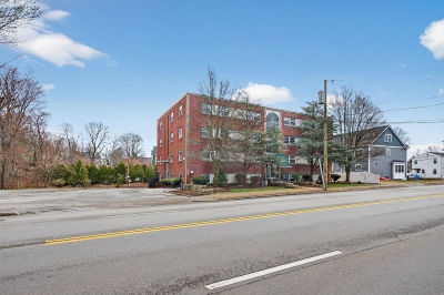 588 Main St APT 3D Stoneham, MA 02180