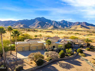 6010 E Lippizan Way Hereford, AZ 85615