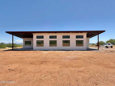 6553 E La Pradera Ln Hereford, AZ 85615
