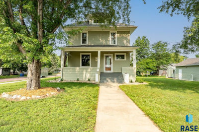 207 N Wicker St Canton, SD 57013
