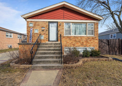 10155 S Kildare Ave Oak Lawn, IL 60453