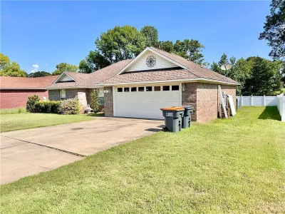107 Ashbrook Ln Russellville, AR 72802