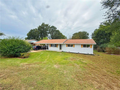 309 E Date St Russellville, AR 72802