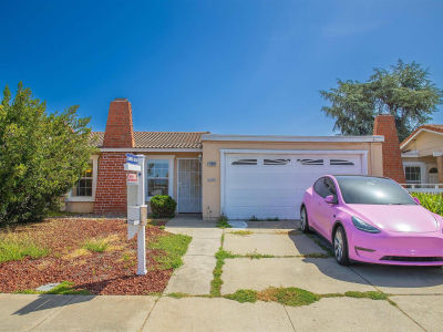 33010 Lake Mead Dr Fremont, CA 94555