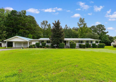 3585 Thomas Rd Little River, SC 29566