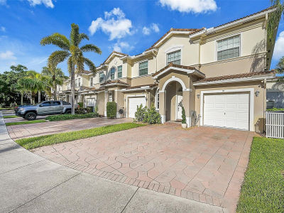 81 Legacy Ct Delray Beach, FL 33445