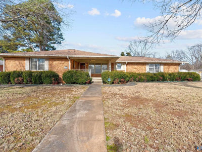 4300 Clayrest Dr NW Huntsville, AL 35816