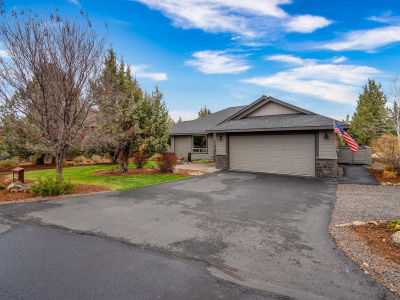 10064 Juniper Glen Cir Redmond, OR 97756