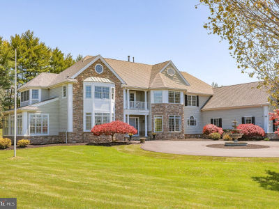 18 Todd Ridge Rd Titusville, NJ 08560