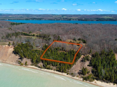 N Manitou Trl Leland, MI 49654