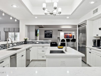 12210 N 76th Pl Scottsdale, AZ 85260