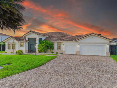12922 SW 221st St Miami, FL 33170