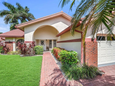 581 Country Walk Ct Naples, FL 34104