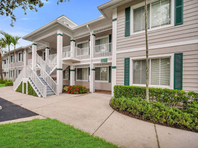 7930 Mahogany Run Ln APT 826 Naples, FL 34113