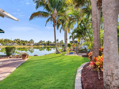 1113 Diamond Lake Cir Naples, FL 34114