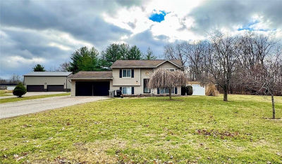 7 Willow Ln Marshall, IL 62441
