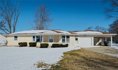 2717 E Washington Rd Casey, IL 62420