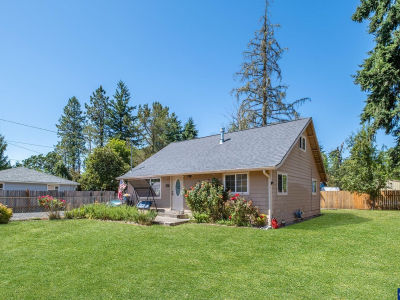 2418 Harding St Sweet Home, OR 97386