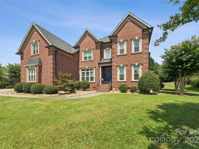 5518 Two Iron Dr Matthews, NC 28104