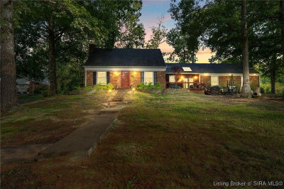 8410 Woodland Rd Charlestown, IN 47111
