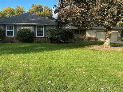 1811 Greenbriar Dr Troy, OH 45373