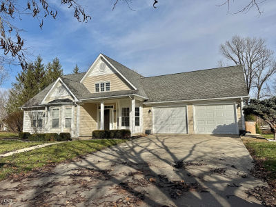 1230 Boxwood Ct Columbus, IN 47201