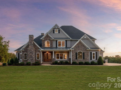 2206 Camden Rd Wingate, NC 28174