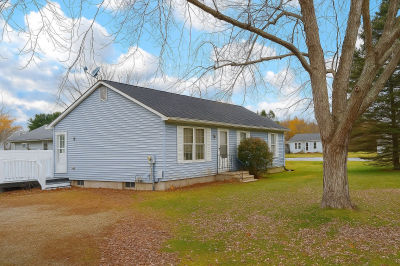 7 Shelby Cir Killingly, CT 06241