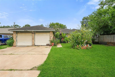 205 Cole St Webster, TX 77598