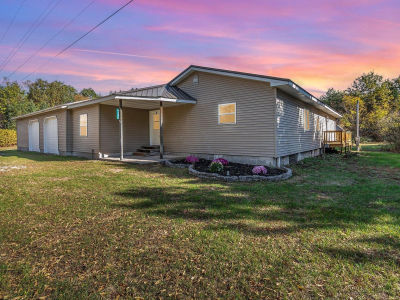 4240 N Woodruff Rd Weidman, MI 48893