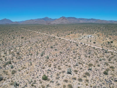 0 S Javelina Rd Yucca, AZ 86438