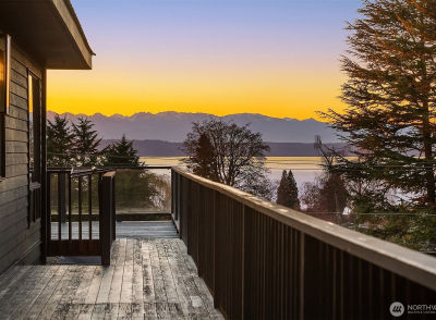 19303 Olympic View Dr Edmonds, WA 98020