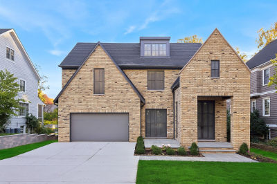 331 Forest Rd Hinsdale, IL 60521