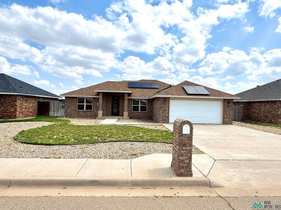 2409 Cobblestone Cir Clovis, NM 88101