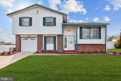 2211 Chestnut Hill Dr Cinnaminson, NJ 08077