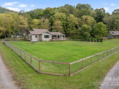 204 Mountain Spring Ln Canton, NC 28716