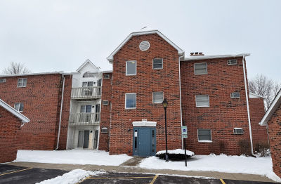 1354 Cunat Ct APT 3G Lake In The Hills, IL 60156