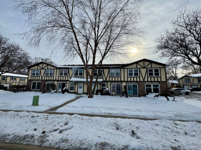 412 Saint Johns Rd APT D Woodstock, IL 60098