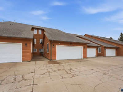 1639 N Cactus Dr Sioux Falls, SD 57110