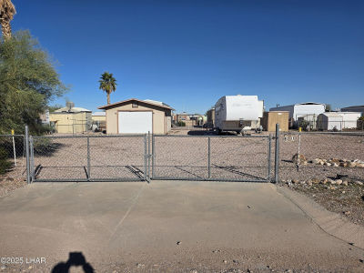 690 W Comanche Dr Quartzsite, AZ 85346