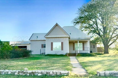 604 E 4th St Clarendon, TX 79226