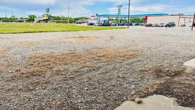 212 S Sims St Clarendon, TX 79226